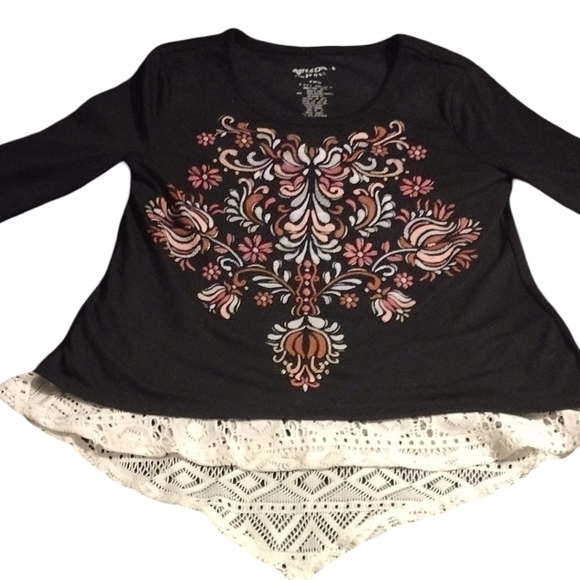 Black Floral Lace Hem Girls Top - Picture 1 of 4
